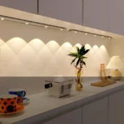 ⁦مصباح LED لإضاءة الأماكن المظلمة⁩ - الصورة ⁦5⁩